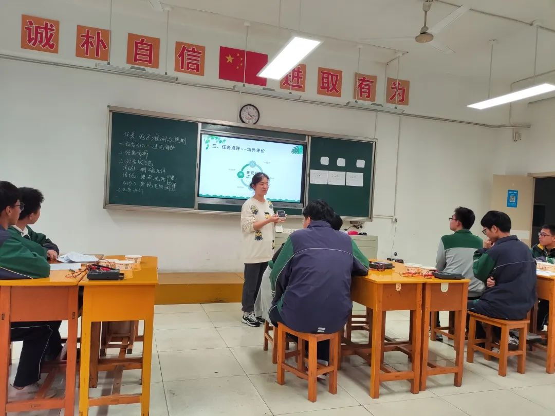 戴海霞1.png